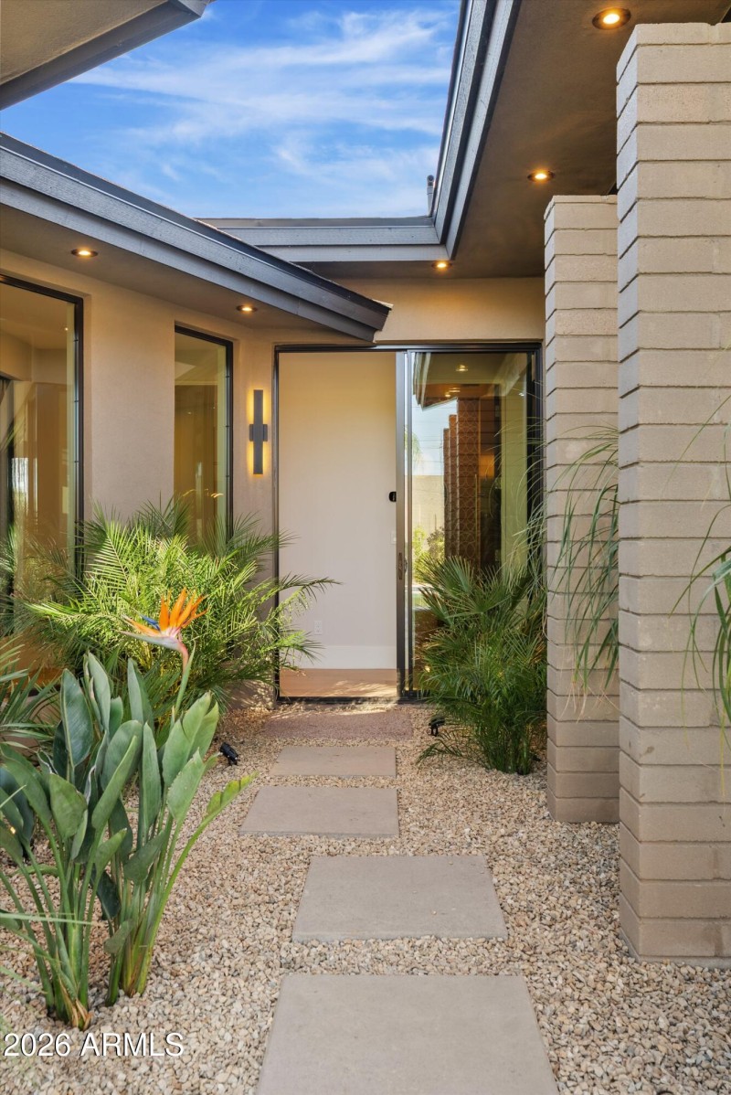 Private Courtyard to Rear Yard