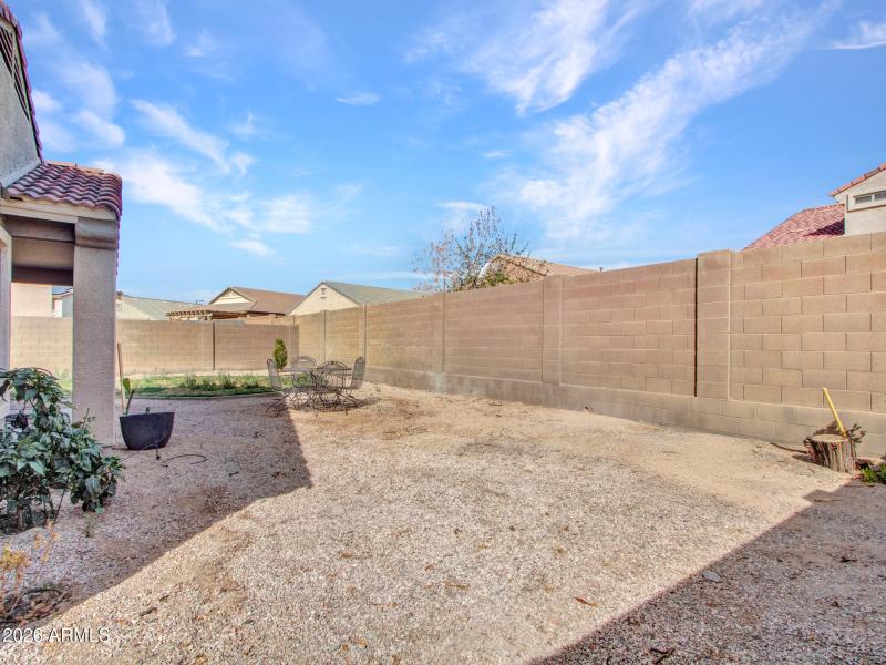 06-Backyard-(4)