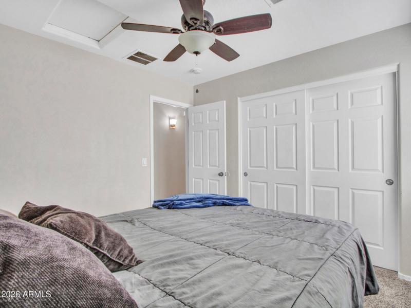 08-Bedroom-(2)