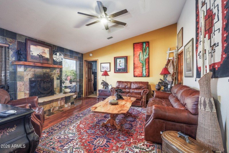9125 N Paseo Palo Verde - Family Room Vi