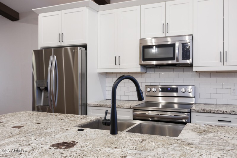 946 E Kortsen Unit 2 - Kitchen 4