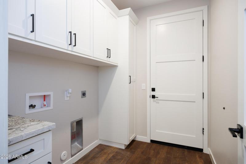 946 E Kortsen Unit 2 - Laundry