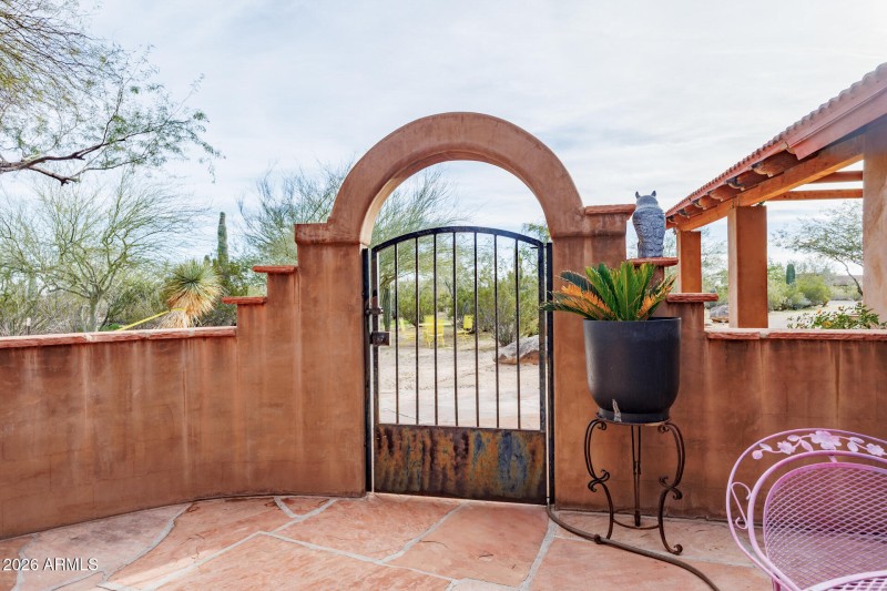 9125 N Paseo Palo Verde - Front Courtyar