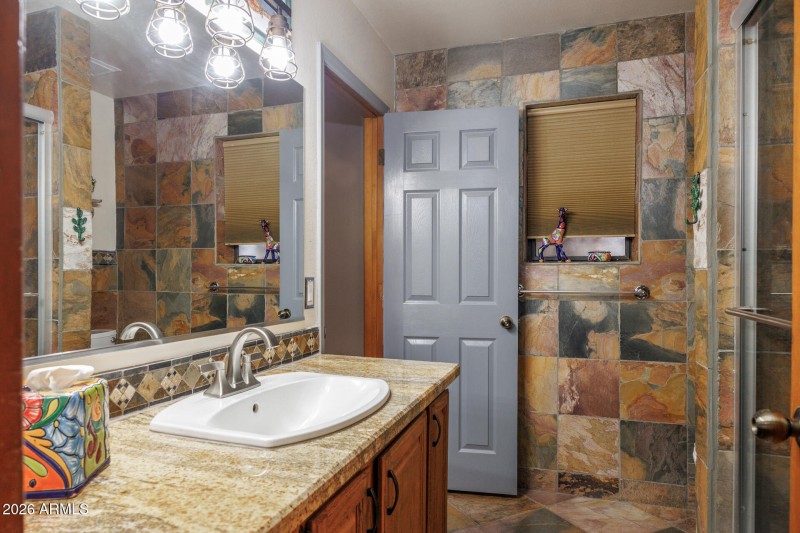 9125 N Paseo Palo Verde - South Bathroom