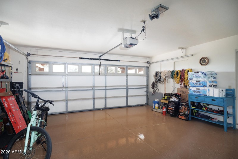9125 N Paseo Palo Verde - Garage