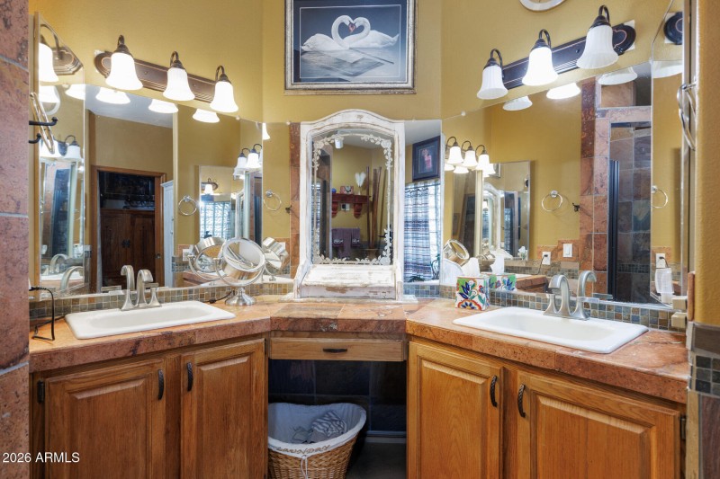 9125 N Paseo Palo Verde - Primary Bath V