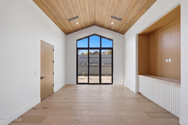 Bedroom 5/Office