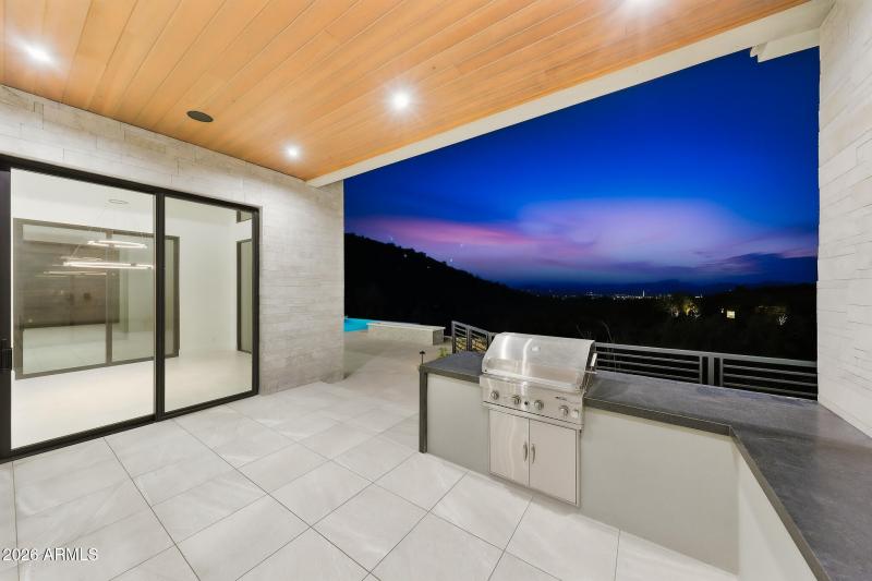 Outdoor Kitchen