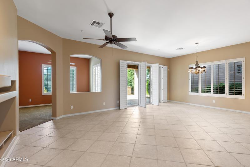 7363 E Eagle Feather