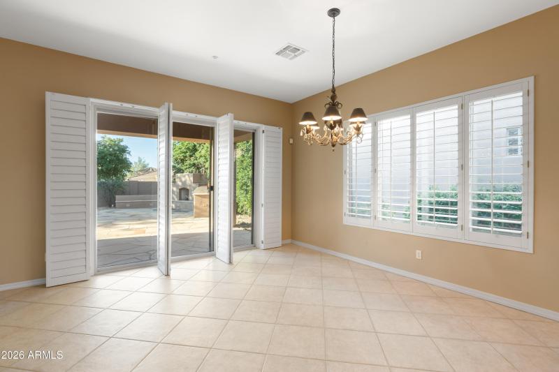 7363 E Eagle Feather