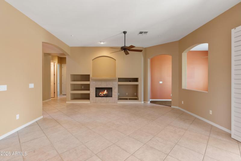 7363 E Eagle Feather