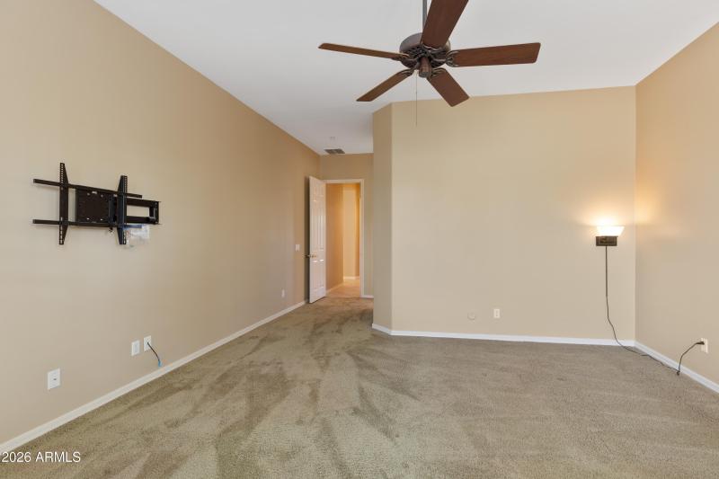 7363 E Eagle Feather