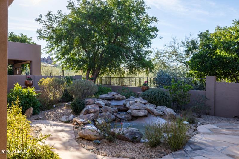 7363 E Eagle Feather