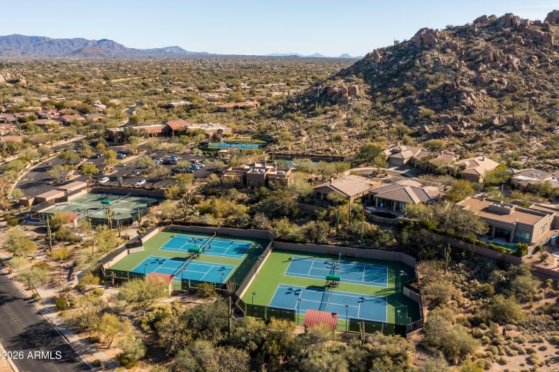 7363 E Eagle Feather