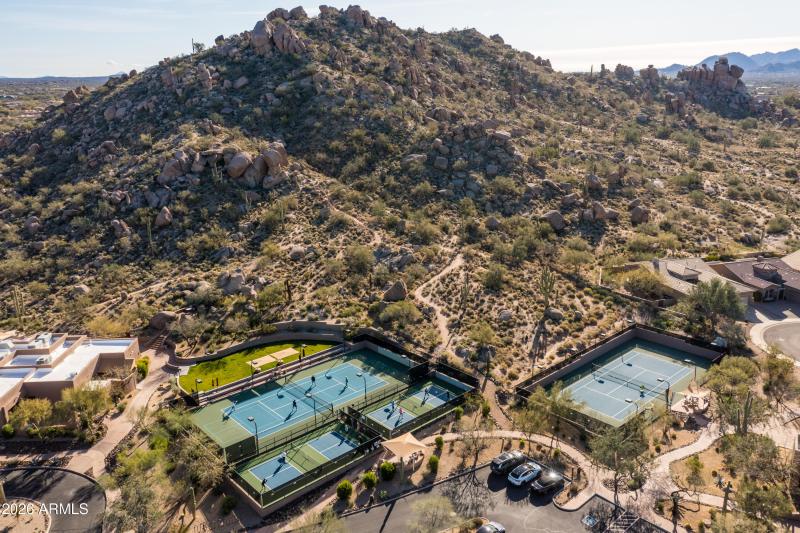 7363 E Eagle Feather