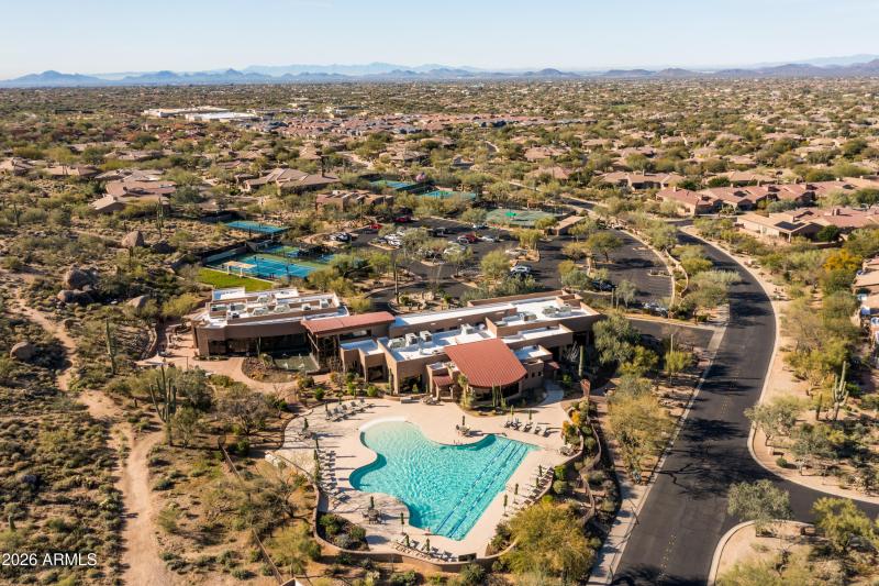 7363 E Eagle Feather