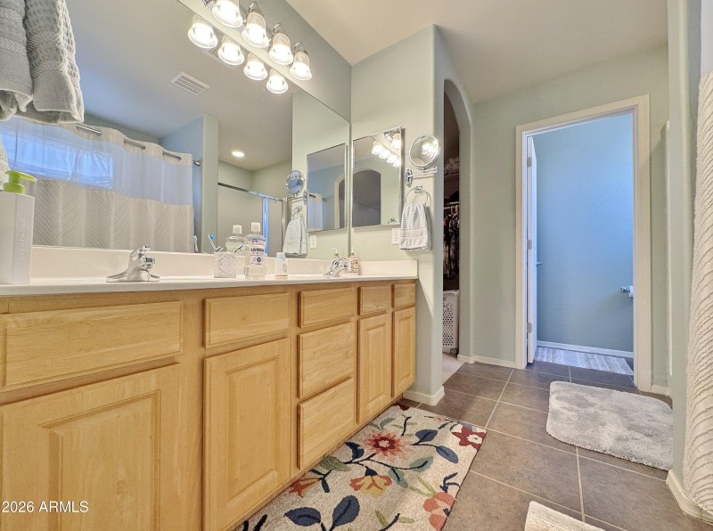 DBL vanity master bath