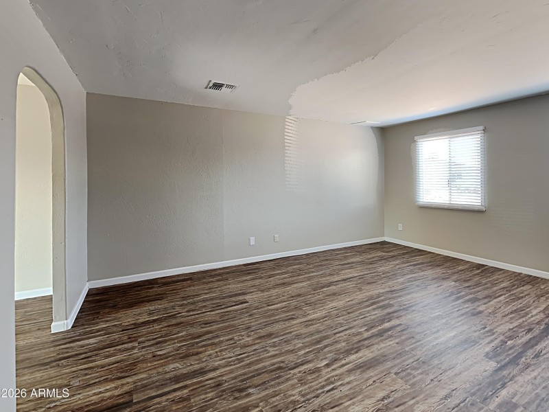 1006591.5344 W Banff Lane_1