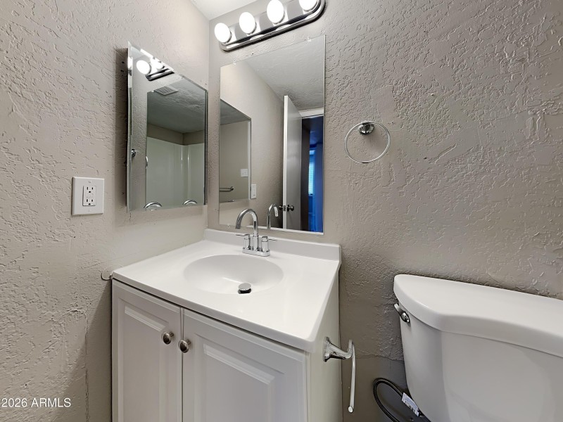 1006591.5344 W Banff Lane_13