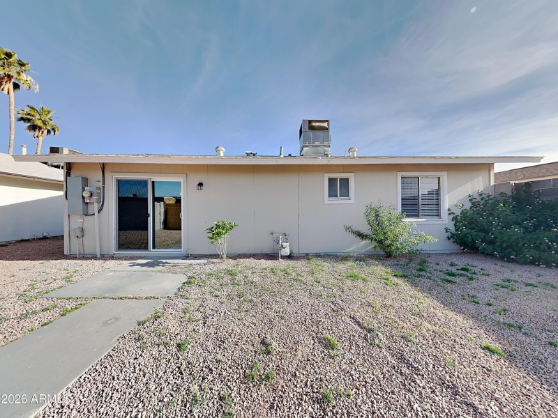 1006591.5344 W Banff Lane_17