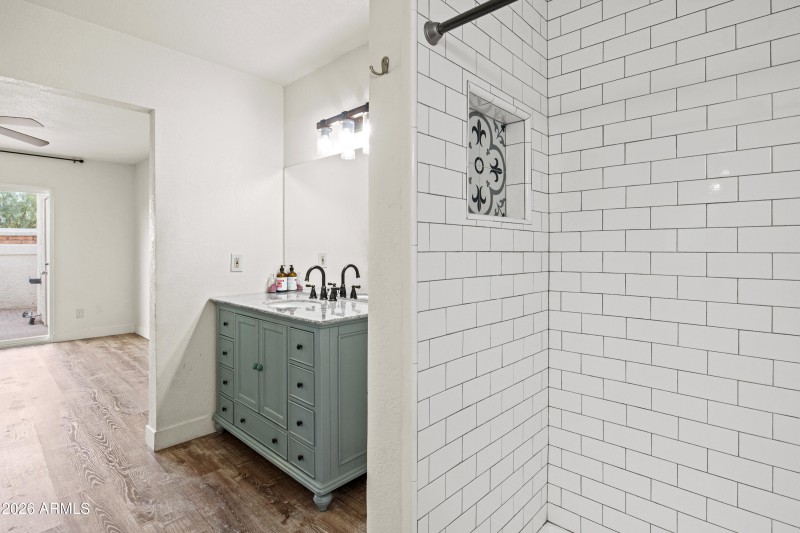 1717 E Union Hills-13