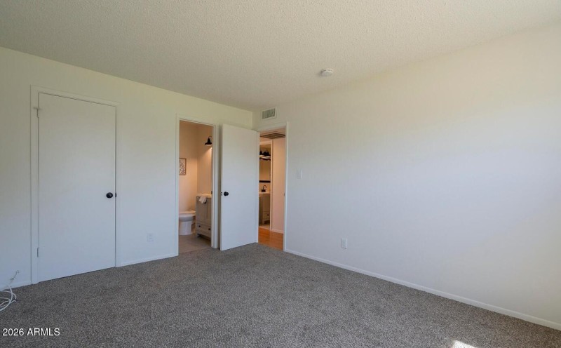 9515A Primary Bedroom b