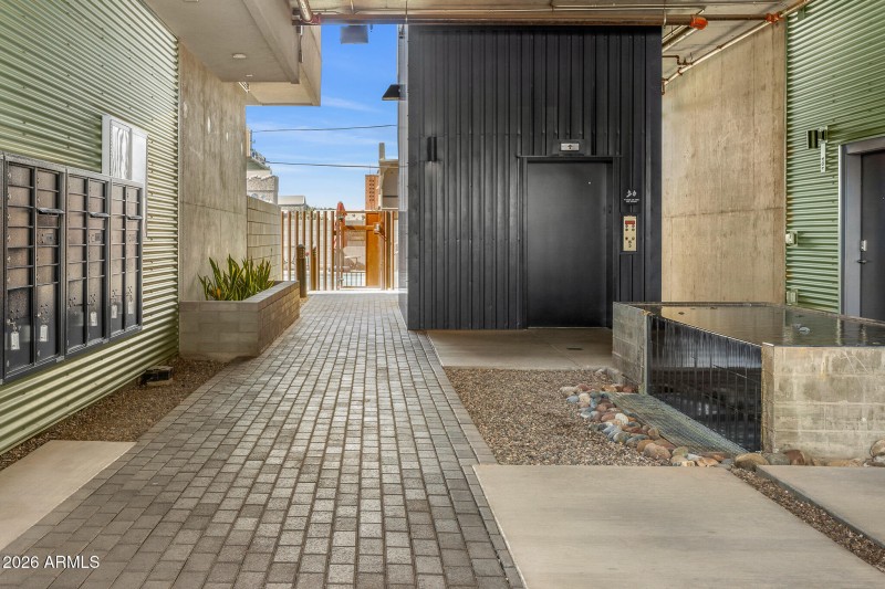 Building mail and entrance