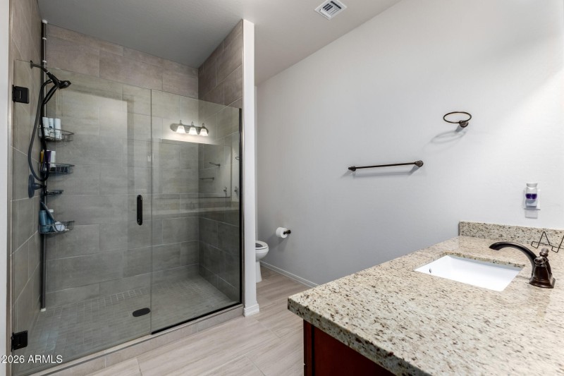 2nd Suite Bath