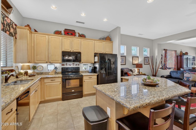 16-web-or-mls-22S 184th Pl