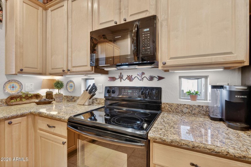 18-web-or-mls-25S 184th Pl