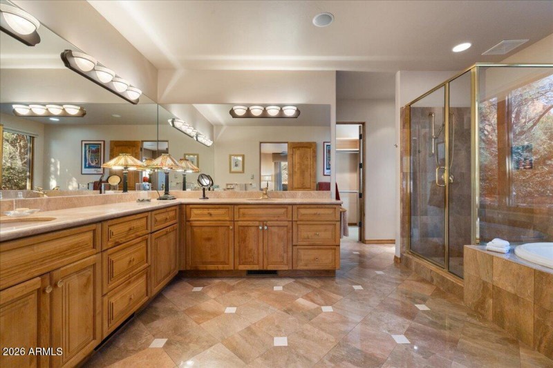 071-Primary Suite Bathroom