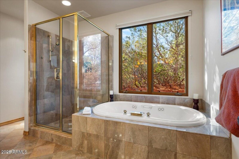 072-Primary Suite Bathroom