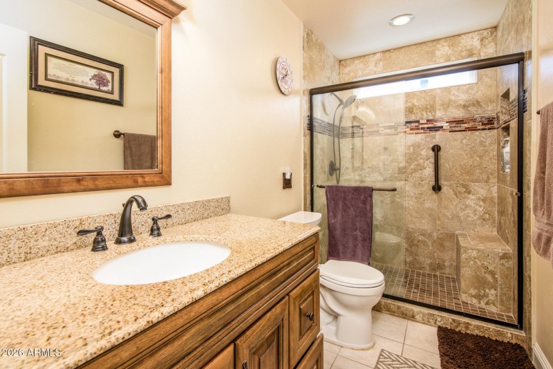 12Guest Bathroom