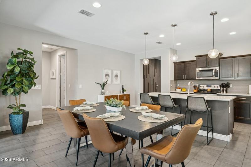 10-web-or-mls-10915-e-travertine-ave