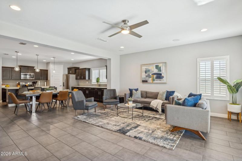 12-web-or-mls-10915-e-travertine-ave