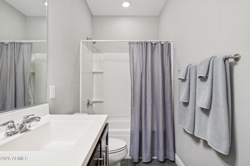 28-web-or-mls-10915-e-travertine-ave