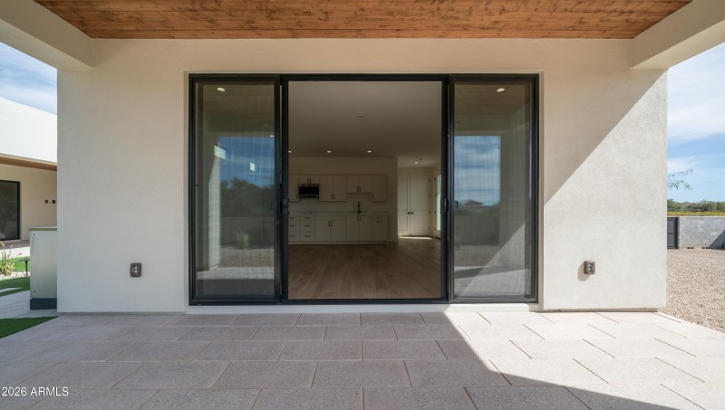 31388 Daylight Exterior Photos-22