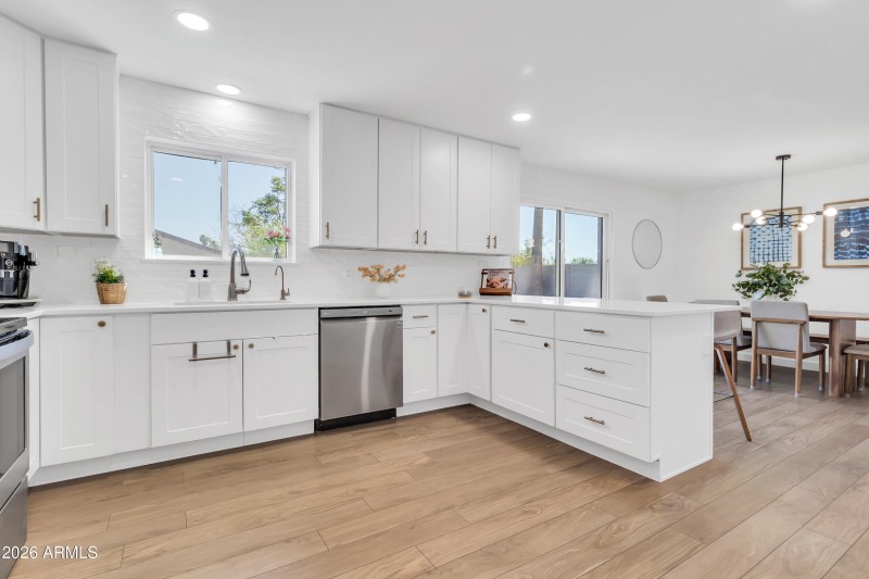 6003 S College Ave-12