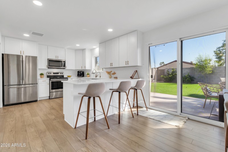 6003 S College Ave-14