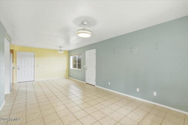04-Living Room