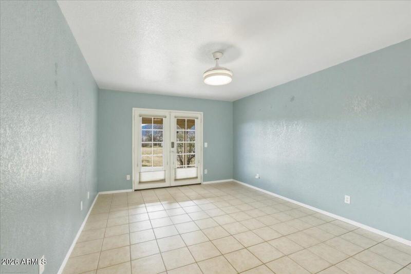 06-Living Room