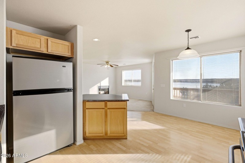 1975VillageDr-ShowLowAZ-8