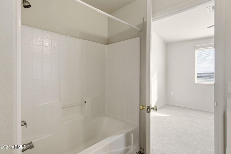 1975VillageDr-ShowLowAZ-18