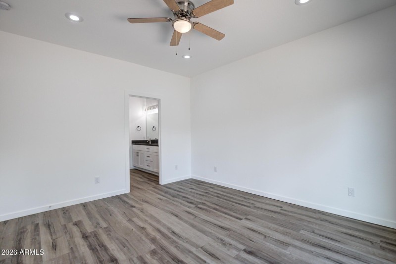 20251030024038305447000000-o