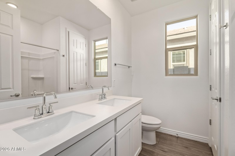 PHX_Miravida_Lot 1042_Blush_14789_Bath2