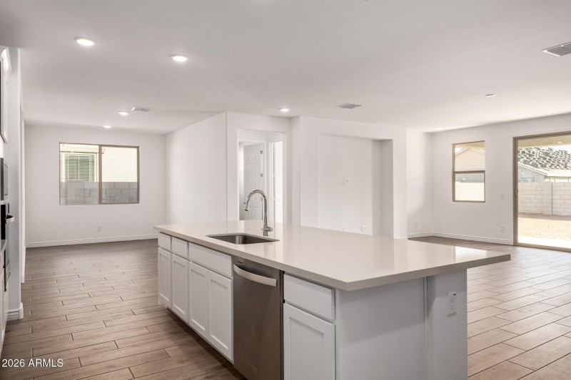 PHX_Miravida_Lot 1042_Blush_14789_Kitche