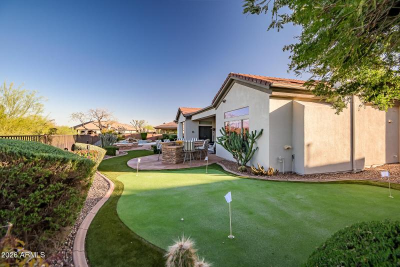 Private putting green green