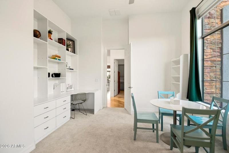 Flex space/ sitting area