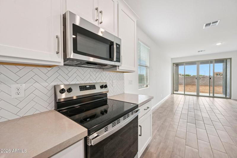 10-web-or-mls-La Senda Dr W-S1103-010