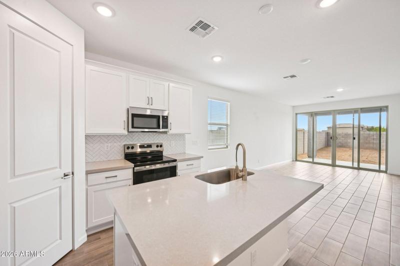 11-web-or-mls-La Senda Dr W-S1103-011